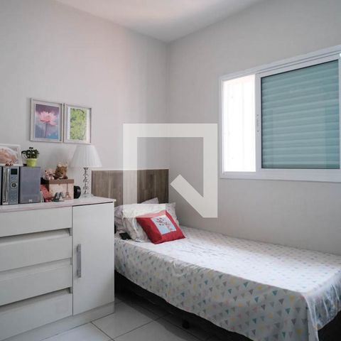 Casa à venda com 100m², 3 quartos e 2 vagas Casa à venda com 100m², 3 quartos e 2 vagasQuarto