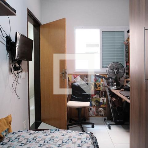 Casa à venda com 100m², 3 quartos e 2 vagas Casa à venda com 100m², 3 quartos e 2 vagasQuarto 2