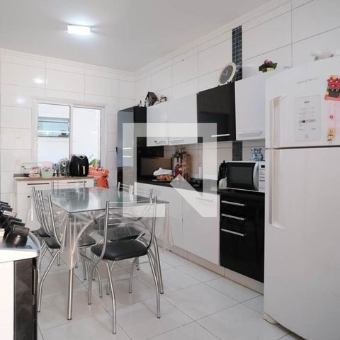 Casa à venda com 100m², 3 quartos e 2 vagas Casa à venda com 100m², 3 quartos e 2 vagasCozinha