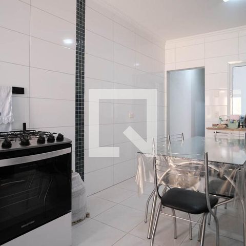 Casa à venda com 100m², 3 quartos e 2 vagas Casa à venda com 100m², 3 quartos e 2 vagasCozinha