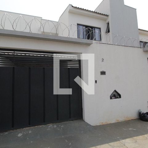 Casa para alugar com 120m², 2 quartos e 2 vagasFachada