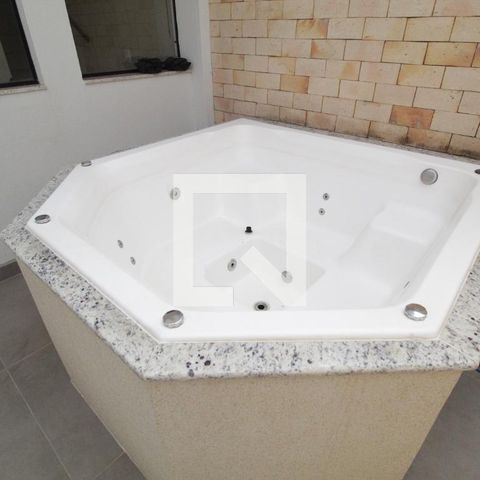Casa para alugar com 120m², 2 quartos e 2 vagasHidromassagem
