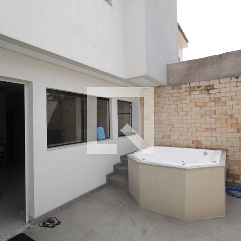 Casa para alugar com 120m², 2 quartos e 2 vagasHidromassagem