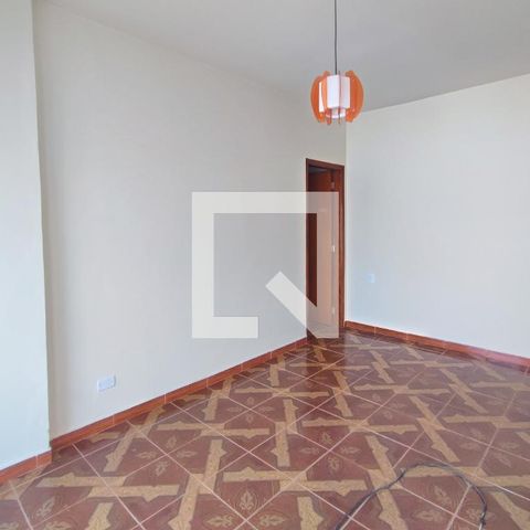 Casa à venda com 300m², 3 quartos e 1 vaga Casa à venda com 300m², 3 quartos e 1 vagaSala