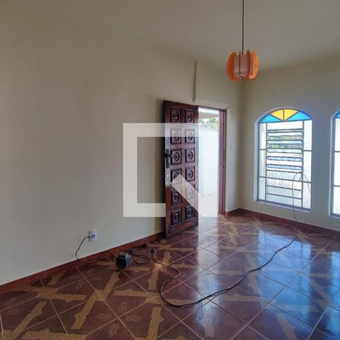 Casa à venda com 300m², 3 quartos e 1 vaga Casa à venda com 300m², 3 quartos e 1 vagaSala