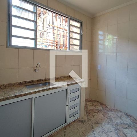 Casa à venda com 300m², 3 quartos e 1 vaga Casa à venda com 300m², 3 quartos e 1 vagaCozinha