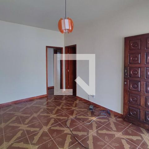 Casa à venda com 300m², 3 quartos e 1 vaga Casa à venda com 300m², 3 quartos e 1 vagaSala