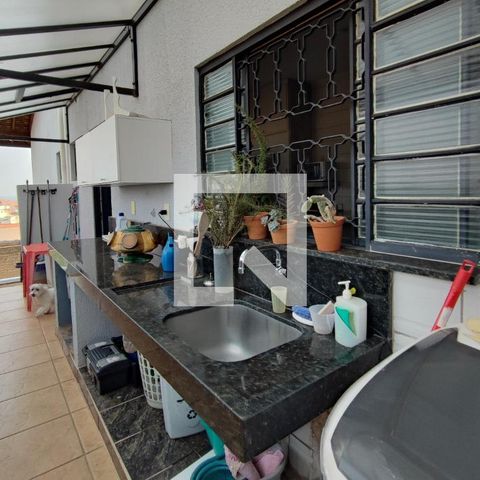 Casa à venda com 200m², 4 quartos e 2 vagas Casa à venda com 200m², 4 quartos e 2 vagasÁrea de Serviço