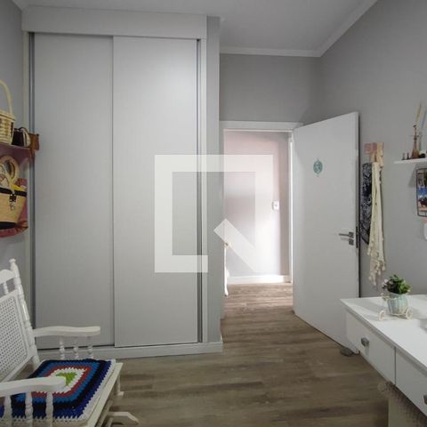 Casa à venda com 200m², 4 quartos e 2 vagas Casa à venda com 200m², 4 quartos e 2 vagasQuarto 2