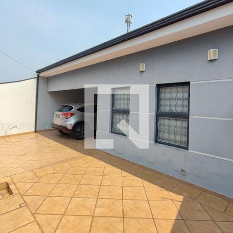 Casa à venda com 200m², 4 quartos e 2 vagas Casa à venda com 200m², 4 quartos e 2 vagasQuintal - Garagem