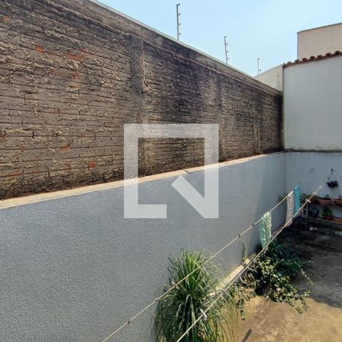 Casa à venda com 200m², 4 quartos e 2 vagas Casa à venda com 200m², 4 quartos e 2 vagasQuintal