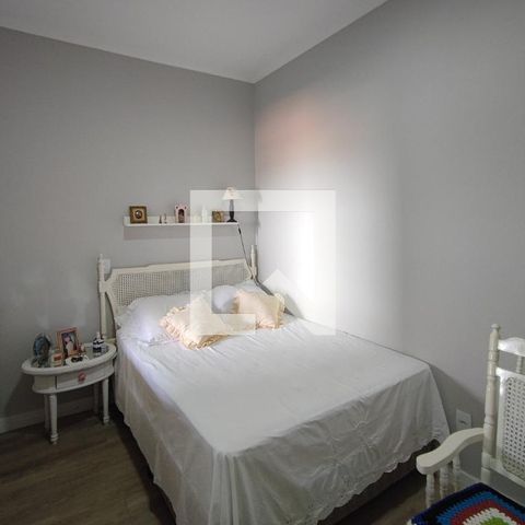 Casa à venda com 200m², 4 quartos e 2 vagas Casa à venda com 200m², 4 quartos e 2 vagasQuarto 2