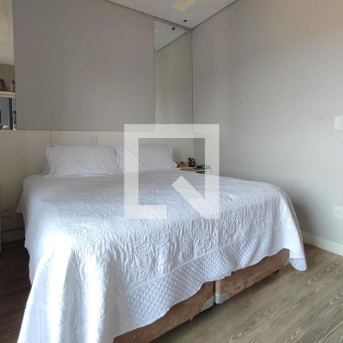 Casa à venda com 200m², 4 quartos e 2 vagas Casa à venda com 200m², 4 quartos e 2 vagasv