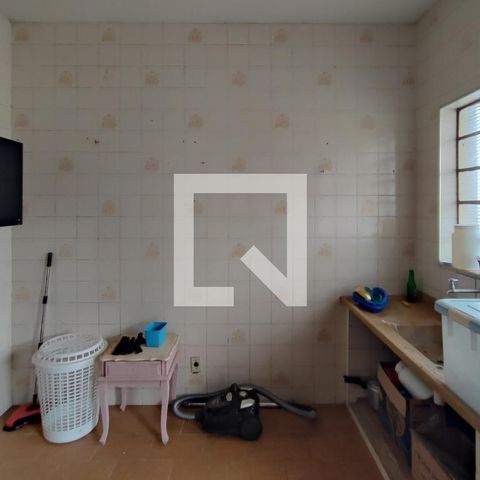 Casa à venda com 200m², 4 quartos e 2 vagas Casa à venda com 200m², 4 quartos e 2 vagasEdícula - Cozinha