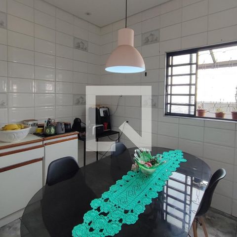 Casa à venda com 200m², 4 quartos e 2 vagas Casa à venda com 200m², 4 quartos e 2 vagasCopa