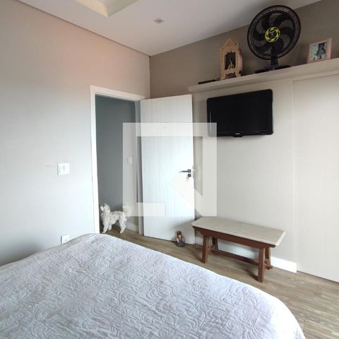 Casa à venda com 200m², 4 quartos e 2 vagas Casa à venda com 200m², 4 quartos e 2 vagasQuarto Suíte