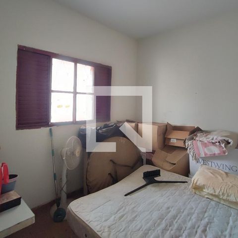 Casa à venda com 200m², 4 quartos e 2 vagas Casa à venda com 200m², 4 quartos e 2 vagasEdícula - Quarto