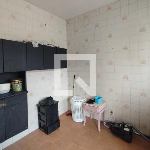 Casa à venda com 200m², 4 quartos e 2 vagas Casa à venda com 200m², 4 quartos e 2 vagasEdícula - Cozinha