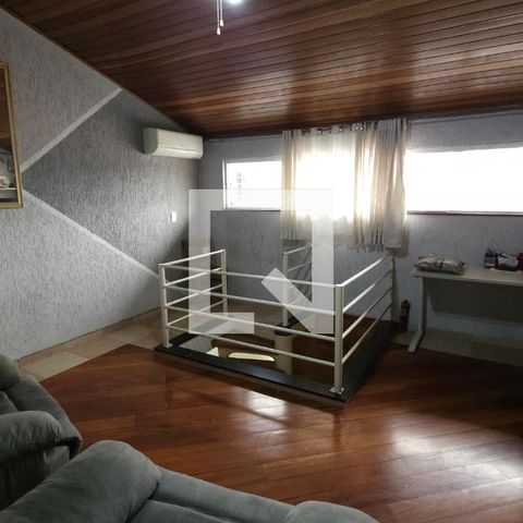 Casa à venda com 150m², 2 quartos e 2 vagasSotão