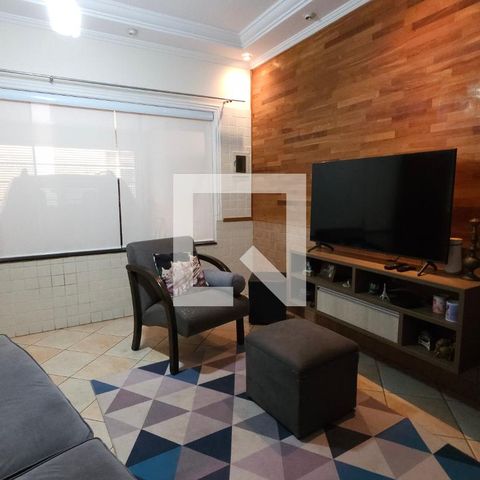 Casa à venda com 150m², 2 quartos e 2 vagasSala