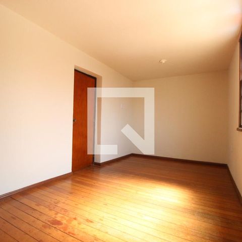 Casa à venda com 350m², 5 quartos e 2 vagasQuarto 