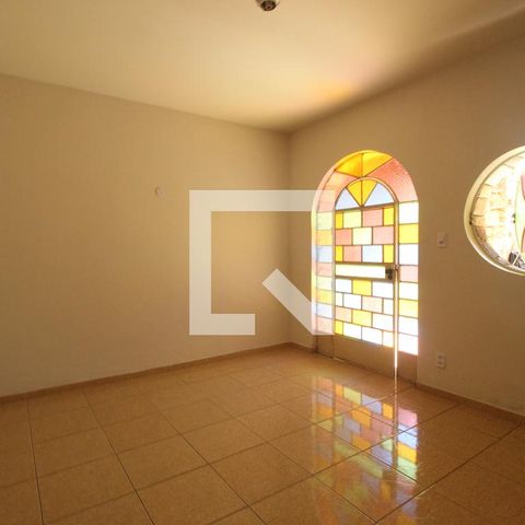 Casa à venda com 350m², 5 quartos e 2 vagasSala 