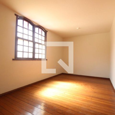 Casa à venda com 350m², 5 quartos e 2 vagasQuarto 