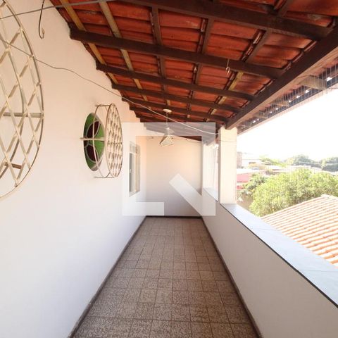 Casa à venda com 350m², 5 quartos e 2 vagasVaranda 
