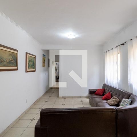 Casa à venda com 123m², 3 quartos e 2 vagas Casa à venda com 123m², 3 quartos e 2 vagasSala