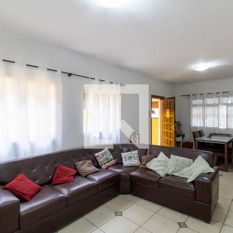 Casa à venda com 123m², 3 quartos e 2 vagas Casa à venda com 123m², 3 quartos e 2 vagasSala