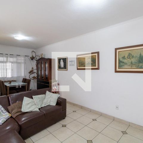 Casa à venda com 123m², 3 quartos e 2 vagas Casa à venda com 123m², 3 quartos e 2 vagasSala