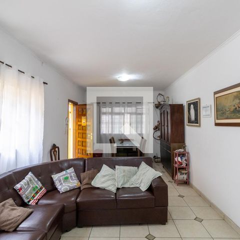 Casa à venda com 123m², 3 quartos e 2 vagas Casa à venda com 123m², 3 quartos e 2 vagasSala