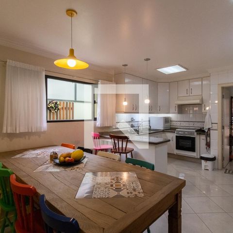 Casa de condomínio à venda com 225m², 3 quartos e 4 vagas Casa de condomínio à venda com 225m², 3 quartos e 4 vagasCozinha