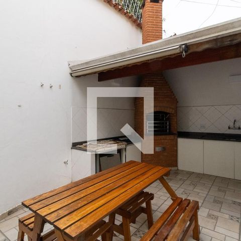 Casa de condomínio à venda com 225m², 3 quartos e 4 vagas Casa de condomínio à venda com 225m², 3 quartos e 4 vagasArea Externa