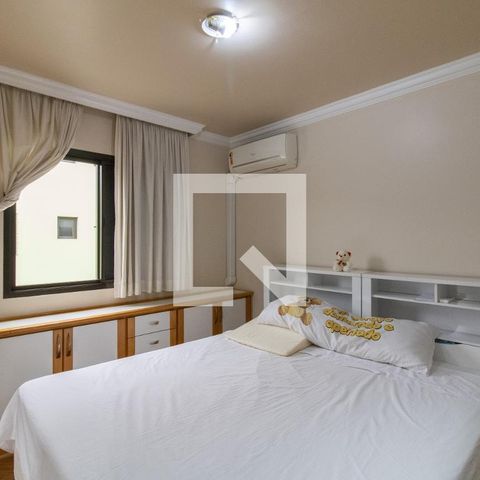 Casa de condomínio à venda com 225m², 3 quartos e 4 vagas Casa de condomínio à venda com 225m², 3 quartos e 4 vagasSuíte