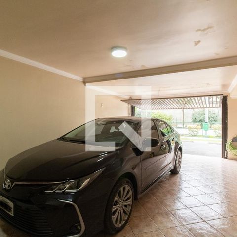 Casa de condomínio à venda com 225m², 3 quartos e 4 vagas Casa de condomínio à venda com 225m², 3 quartos e 4 vagasGaragem