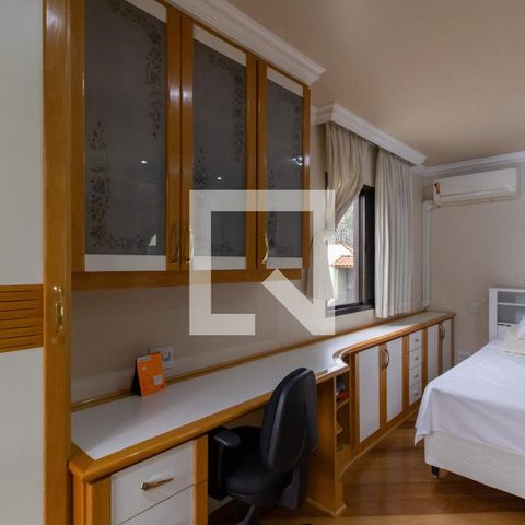 Casa de condomínio à venda com 225m², 3 quartos e 4 vagas Casa de condomínio à venda com 225m², 3 quartos e 4 vagasSuíte