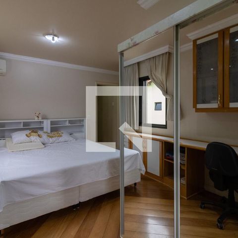 Casa de condomínio à venda com 225m², 3 quartos e 4 vagas Casa de condomínio à venda com 225m², 3 quartos e 4 vagasSuíte