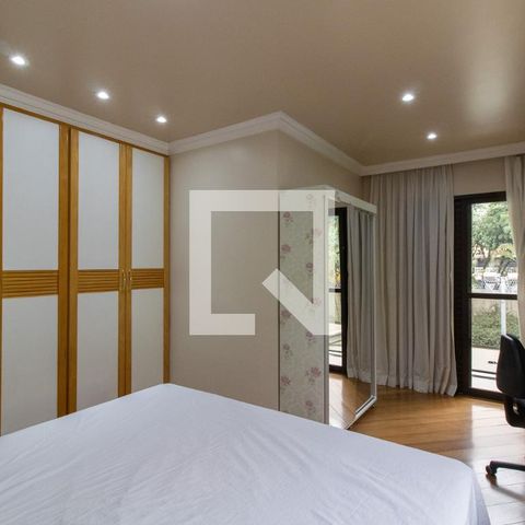 Casa de condomínio à venda com 225m², 3 quartos e 4 vagas Casa de condomínio à venda com 225m², 3 quartos e 4 vagasSuíte