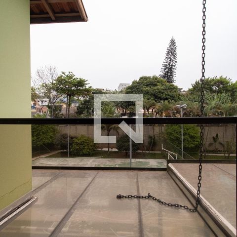 Casa de condomínio à venda com 225m², 3 quartos e 4 vagas Casa de condomínio à venda com 225m², 3 quartos e 4 vagasVaranda da Suíte