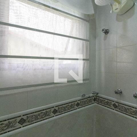 Casa de condomínio à venda com 225m², 3 quartos e 4 vagas Casa de condomínio à venda com 225m², 3 quartos e 4 vagasBanheiro