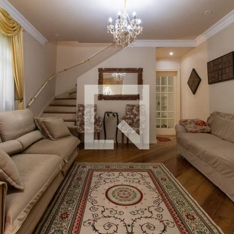Casa de condomínio à venda com 225m², 3 quartos e 4 vagas Casa de condomínio à venda com 225m², 3 quartos e 4 vagasSala