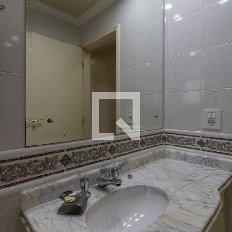Casa de condomínio à venda com 225m², 3 quartos e 4 vagas Casa de condomínio à venda com 225m², 3 quartos e 4 vagasBanheiro