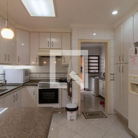 Casa de condomínio à venda com 225m², 3 quartos e 4 vagas Casa de condomínio à venda com 225m², 3 quartos e 4 vagasCozinha