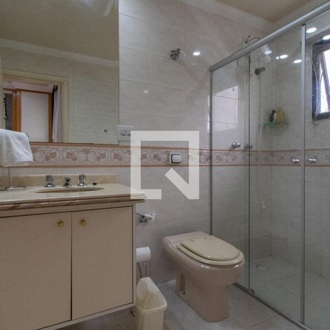 Casa de condomínio à venda com 225m², 3 quartos e 4 vagas Casa de condomínio à venda com 225m², 3 quartos e 4 vagasBanheiro da Suíte
