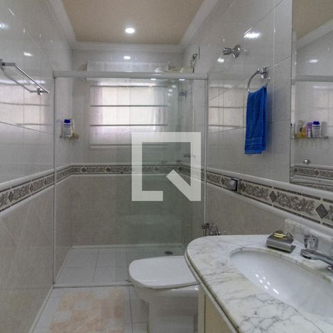 Casa de condomínio à venda com 225m², 3 quartos e 4 vagas Casa de condomínio à venda com 225m², 3 quartos e 4 vagasBanheiro