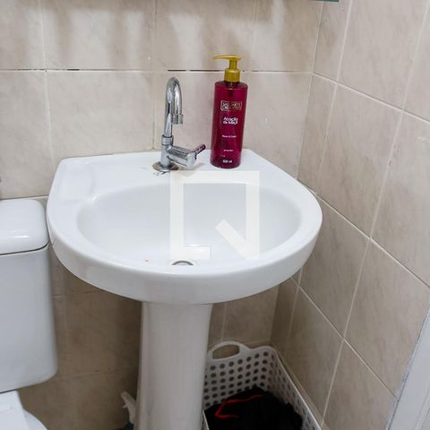 Casa à venda com 280m², 5 quartos e 2 vagas Casa à venda com 280m², 5 quartos e 2 vagasBanheiro