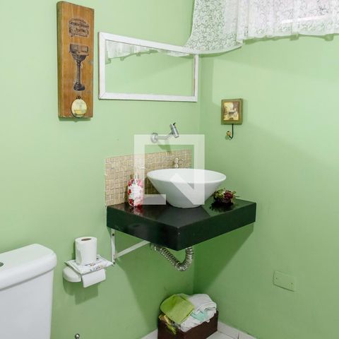 Casa à venda com 280m², 5 quartos e 2 vagas Casa à venda com 280m², 5 quartos e 2 vagasBanheiro 2
