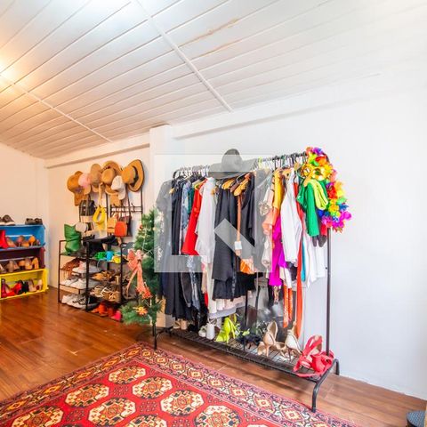 Casa à venda com 280m², 5 quartos e 2 vagas Casa à venda com 280m², 5 quartos e 2 vagasCloset do Quarto 4