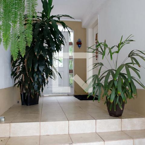 Casa à venda com 280m², 5 quartos e 2 vagas Casa à venda com 280m², 5 quartos e 2 vagasÁrea comum